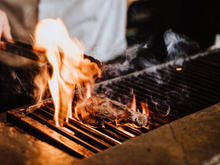 Churrasqueira a bafo, portátil e muitas outras opções para fazer sua festa na hora assistir aos jogos de futebol