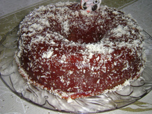 Bolo de queijo com cobertura de goiabada e queijo