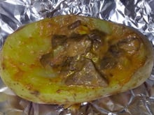 Batata recheada de frango ao molho (Roasted Potato)
