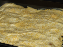 Panqueca cremosa de frango com requeijão e molho branco