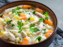 Nada melhor do que uma receita fácil, saborosa e aprovada pelo TudoGostoso: canja de galinha