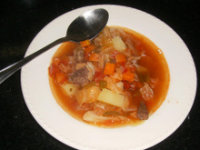 Sopa de legumes com carne do Queidinho