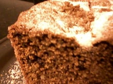 Bolo de maçã com nozes e passas