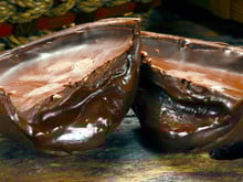 Ovo de Páscoa recheado com trufa