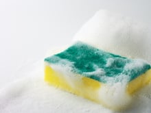 Esponjas de cozinha: como usá-las corretamente para lavar a louça