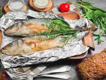 Peixe frito na airfryer com papel alumínio: é perigoso ou dá para fazer e fica bom?