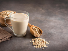 Bebida de aveia reduz o colesterol, ajuda no controle do peso e melhora o desempenho físico: experimente incluí-la no seu café da manhã