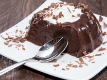 Bolo mousse de chocolate proteico: sobremesa saudável para aproveitar sem sair da dieta!