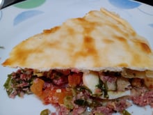 Torta de Calabresa e Couve com massa de Pastel