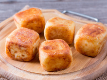 Queijo coalho empanado: petisco prático e muito gostoso