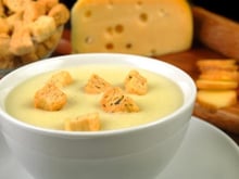 Sopa de Batata com 3 queijos