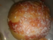 Pão recheado com goiabada e coco