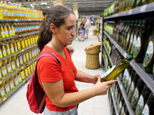 O alerta dos especialistas se o seu azeite de oliva virgem ficar com essa aparência