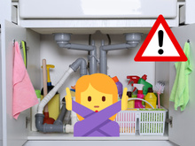 5 coisas que você nunca deve guardar embaixo da pia da cozinha: o último vai te surpreender