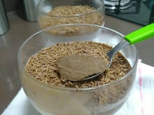 Sorvete de chocolate simples, rápido e fácil