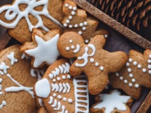 Esses biscoitinhos de mel e canela já são tradição de todo Natal na minha casa: meus filhos adoram!