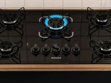 Cooktop Itatiaia de 5 bocas com mesa de vidro e acendimento automático está com 18% de desconto