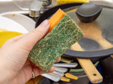 A engenheira de alimentos foi direta: "A esponja precisa disso toda semana" e quase ninguém faz