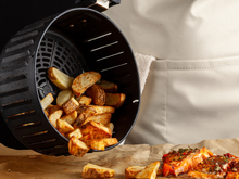 Como limpar a air fryer? Veja 3 acessórios que vão te ajudar a limpar a fritadeira