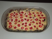 Pavê com biscoito da Vaquinha, chocolate e morango