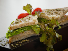 Sanduíche básico de frango