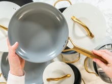 Como fazer a cura da frigideira de revestimento cerâmico do jeito certo: TudoGostoso ensina passo a passo para a comida nunca mais grudar