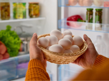 Qual é o tempo máximo que os ovos podem ficar na geladeira? Veja como conservá-los da forma correta