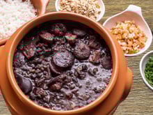 Será que precisa deixar o feijão da feijoada de molho também? A resposta vai te surpreender!