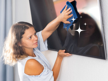 O truque simples para acabar com o pó da sua Smart TV sem medo de estragar o eletrodoméstico