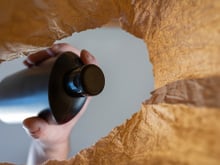 Nunca mais joguei fora os frascos de shampoo depois que aprendi essas dicas de como reutilizá-los