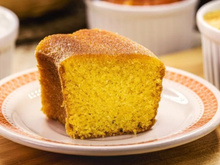 Bolo de cenoura cremoso com flocão de milho: você precisa aprender essa receita maravilhosa!