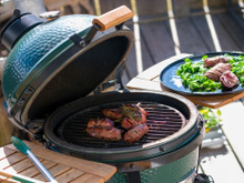 Nem grelha nem braseiro: a nova maneira de fazer churrasco em varandas e terraços, mais fácil e rápida