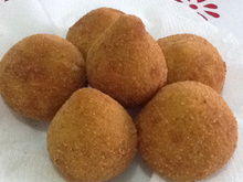 Coxinha de massa cozida
