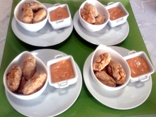Bolinho de macaxeira com frango