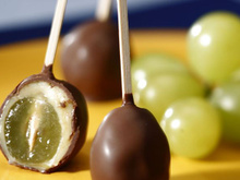Espeto de uva com chocolate: como fazer