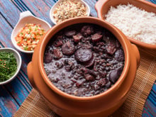 Feijão com calabresa