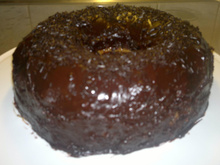 Bolo de chocolate com recheio de doce de leite