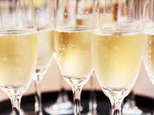 Champagne e espumante são a mesma coisa? Descubra como escolher a bebida certa para as festas de fim de ano!
