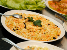 Eu achava que o meu salpicão de frango era o melhor do mundo até aprender a fazer essa receita com molho extracremoso; já salva para a ceia de Natal