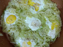 Repolho com ovos escondidos