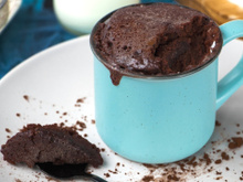 Bolo de caneca SEM OVO: a receita que deixou o meu lanche da tarde mágico