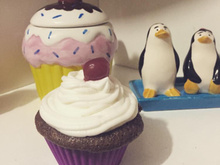 Cupcake com massa de bolo (chocolate)