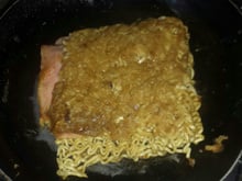 Sanduíche de miojo