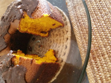 Bolo de cenoura com cobertura de chocolate