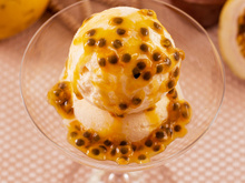 Sorvete caseiro de maracujá muito fácil de preparar e econômico: confira a receita!