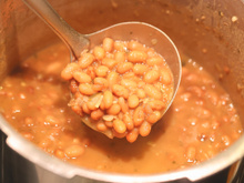 Poucos sabem: esse tempero em pó evita gases ao comer feijão e ainda ajuda na digestão