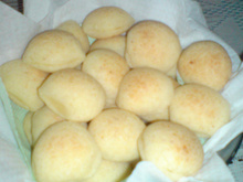 Pão de queijo mineiro fácil