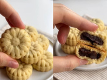 Essa é a receita que eu sempre faço quando vou ter visita: biscoitinho de brigadeiro, crocante por fora, muito cremoso por dentro