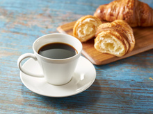 Aquele café matinal que você adora pode não fazer o efeito que você acha que ele faz, segundo um estudo neurocientífico