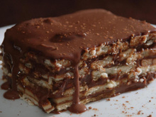 Sobremesa de chocolate com apenas 3 ingredientes e que não vai ao fogo ou forno é tudo que você precisa